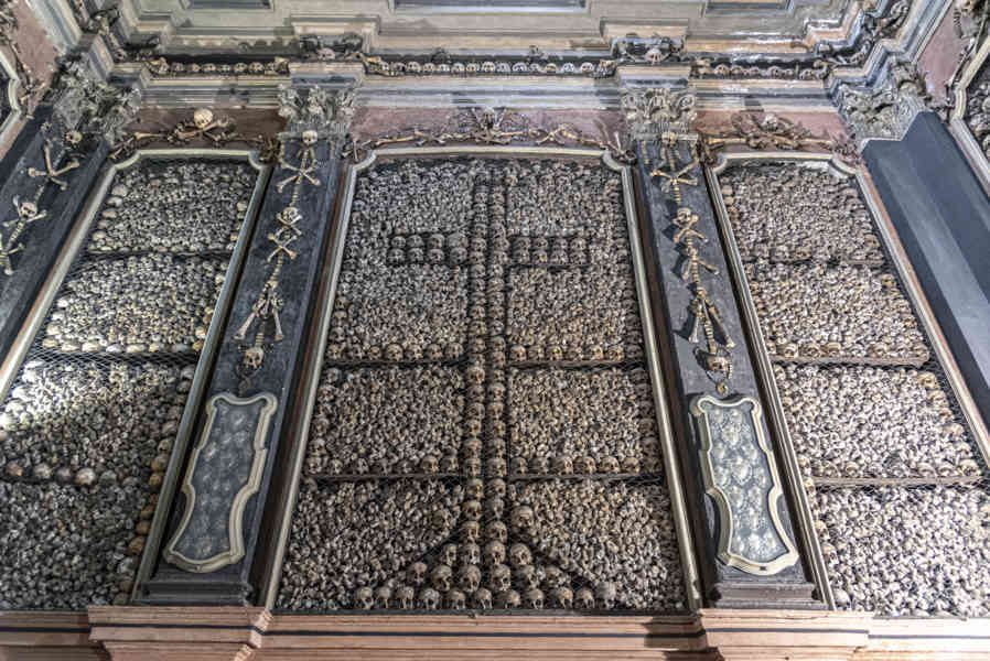 Italia - Milán 135 - iglesia de San Bernardino alle Ossa.jpg